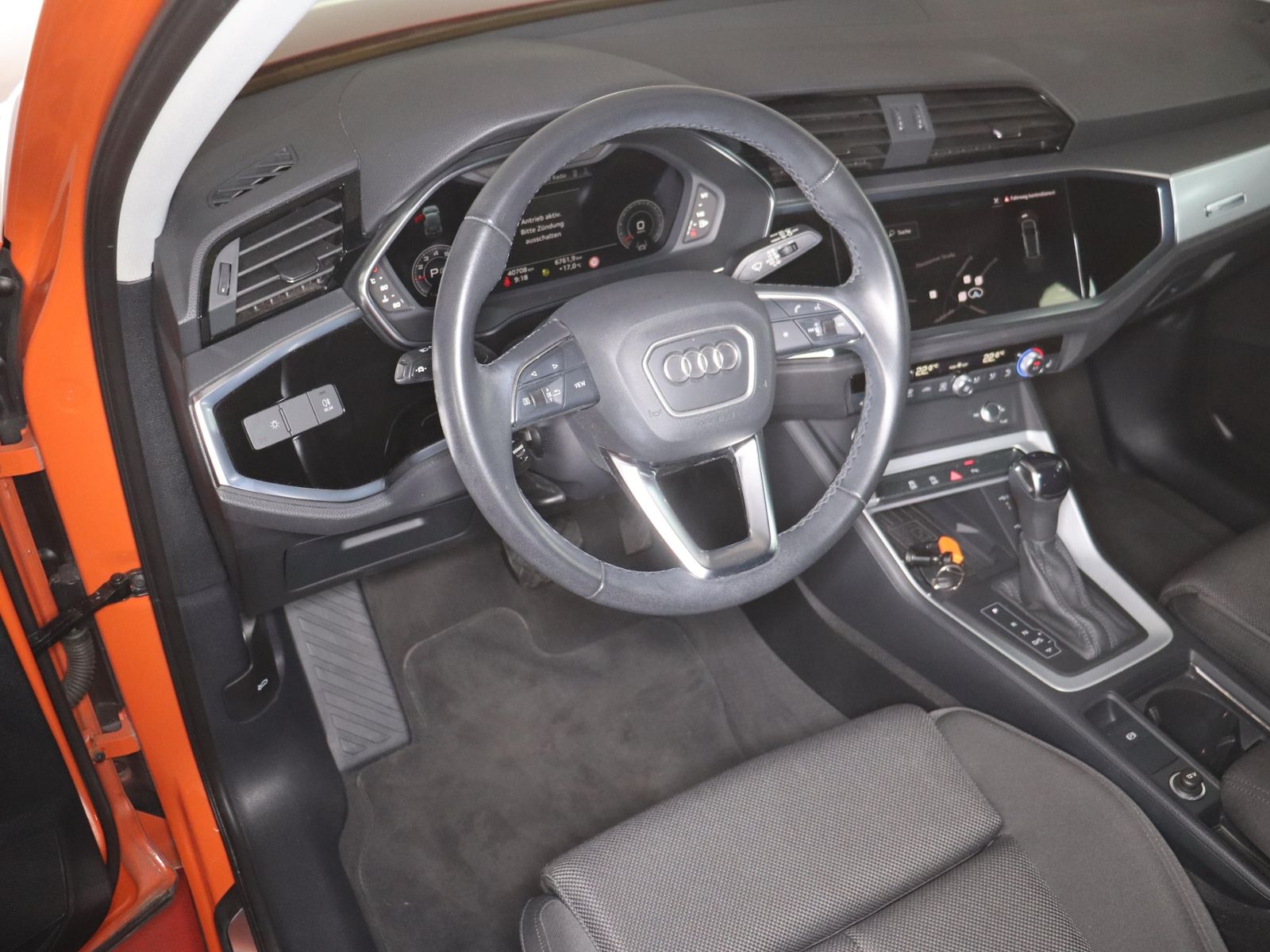 Audi Q3 2022 г. Оранжевый, пробег 40707 км