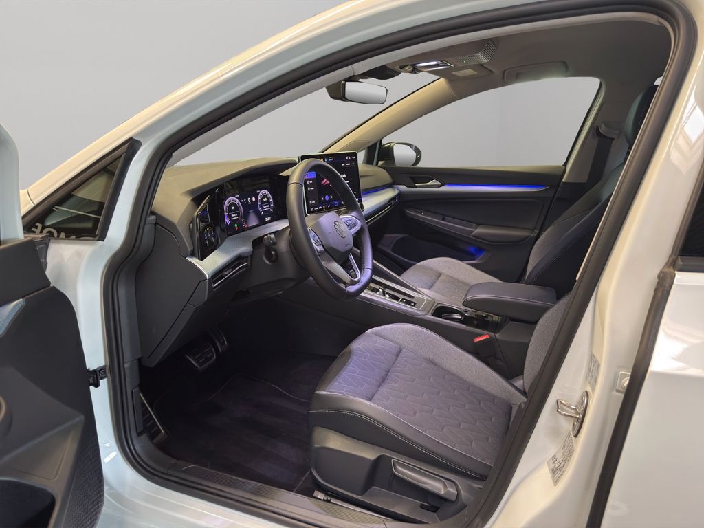 Volkswagen Golf 2025 г. Белый, пробег 20600 км