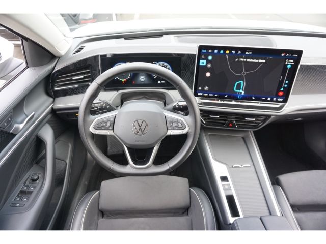 Volkswagen PASSAT VARIANT 2025 г. Белый, пробег 34500 км