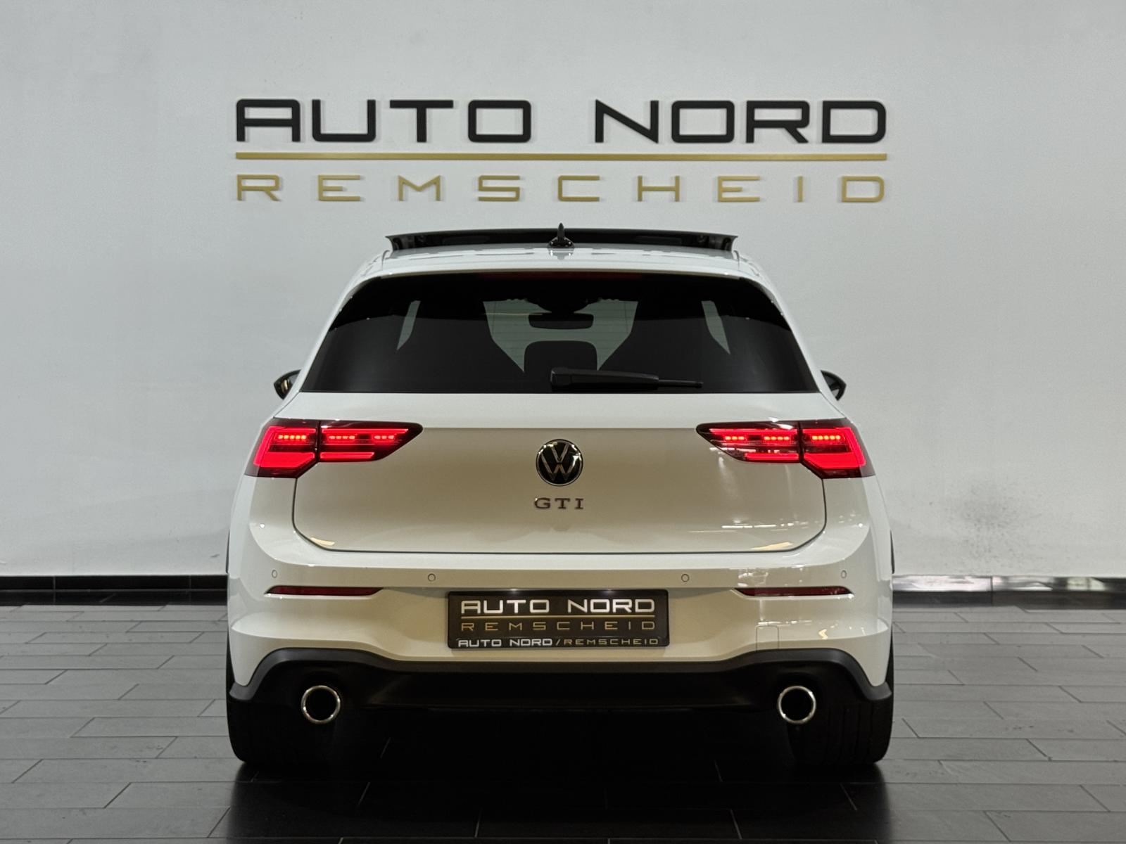 Volkswagen Golf 2022 г. Белый, пробег 39900 км