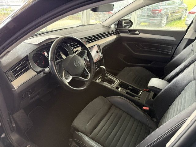 Volkswagen PASSAT VARIANT 2023 г. Чёрный, пробег 53495 км