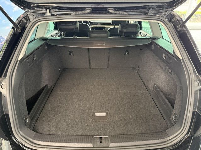Volkswagen PASSAT VARIANT 2023 г. Чёрный, пробег 53495 км
