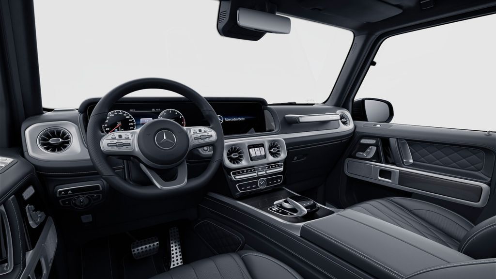 Mercedes-Benz G 500 2023 г. Чёрный, пробег 15800 км