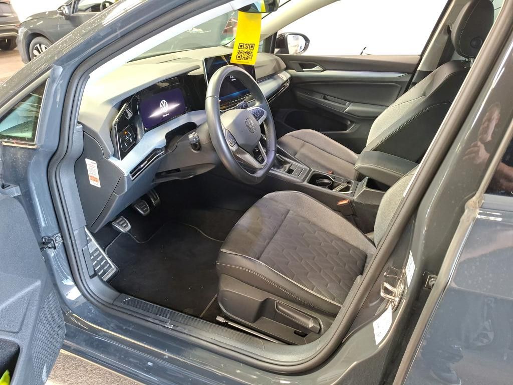 Volkswagen Golf 2024 г. Серый, пробег 49746 км