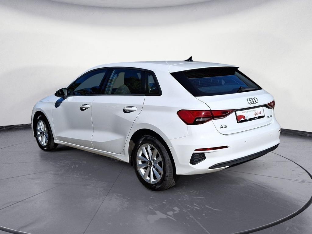 Audi A3 2023 г. Белый, пробег 35349 км