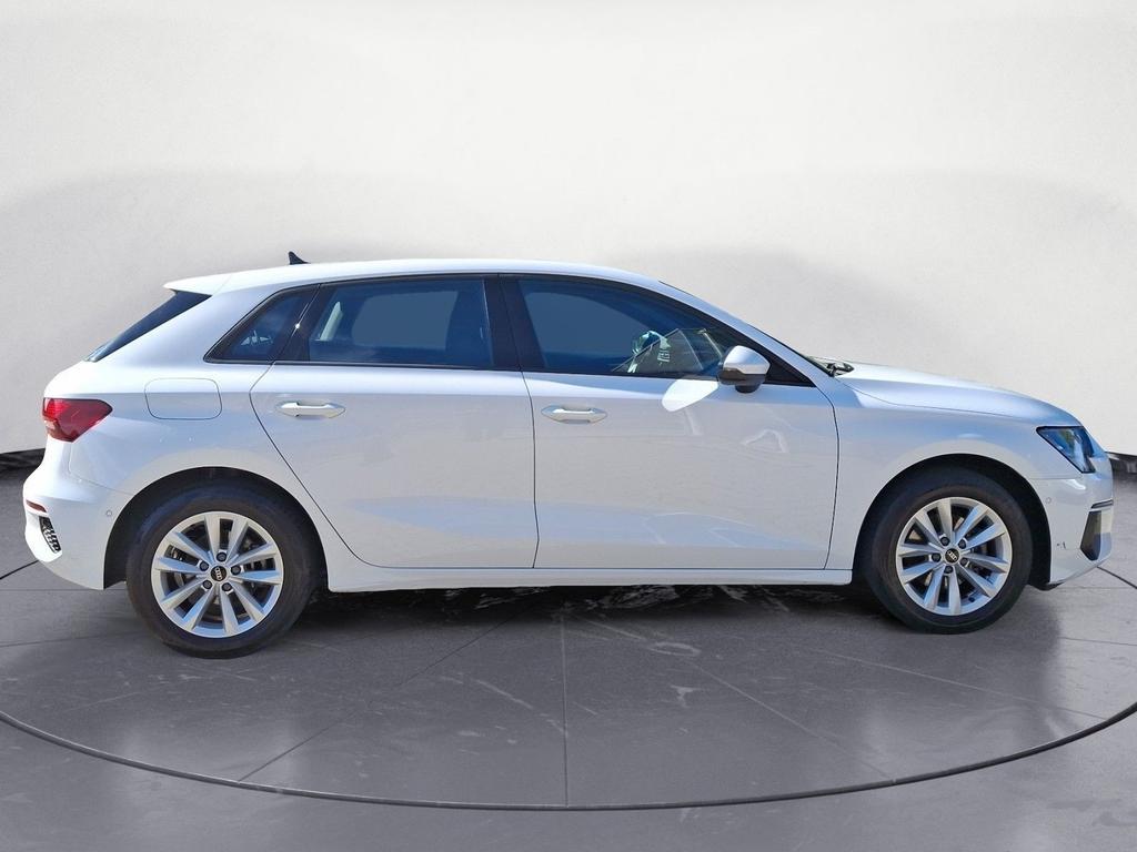 Audi A3 2023 г. Белый, пробег 35349 км