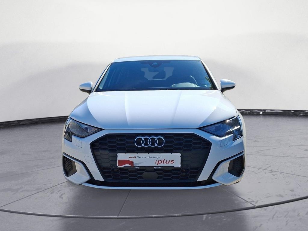 Audi A3 2023 г. Белый, пробег 35349 км