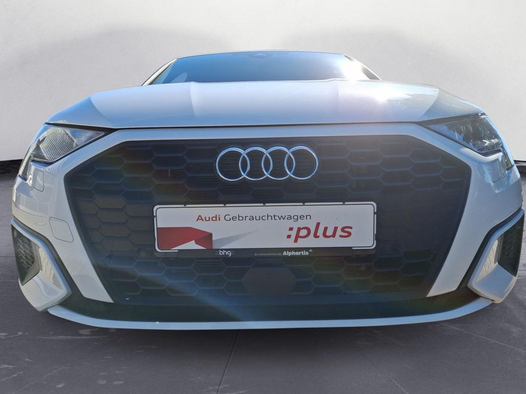 Audi A3 2023 г. Белый, пробег 35349 км