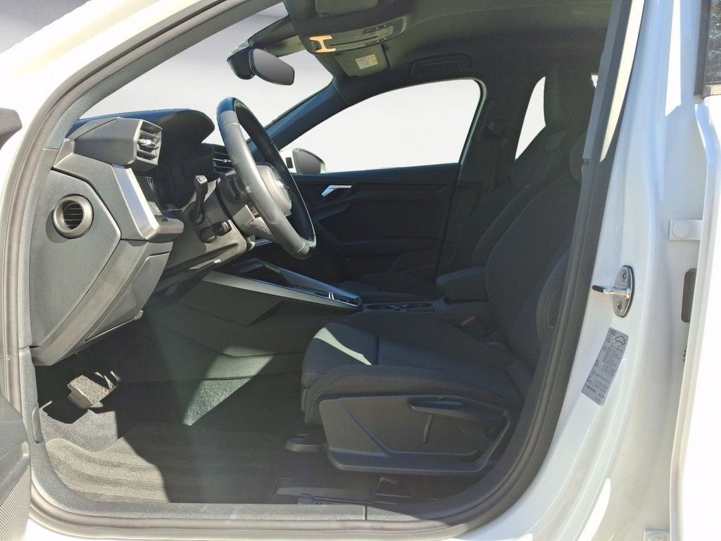 Audi A3 2023 г. Белый, пробег 35349 км