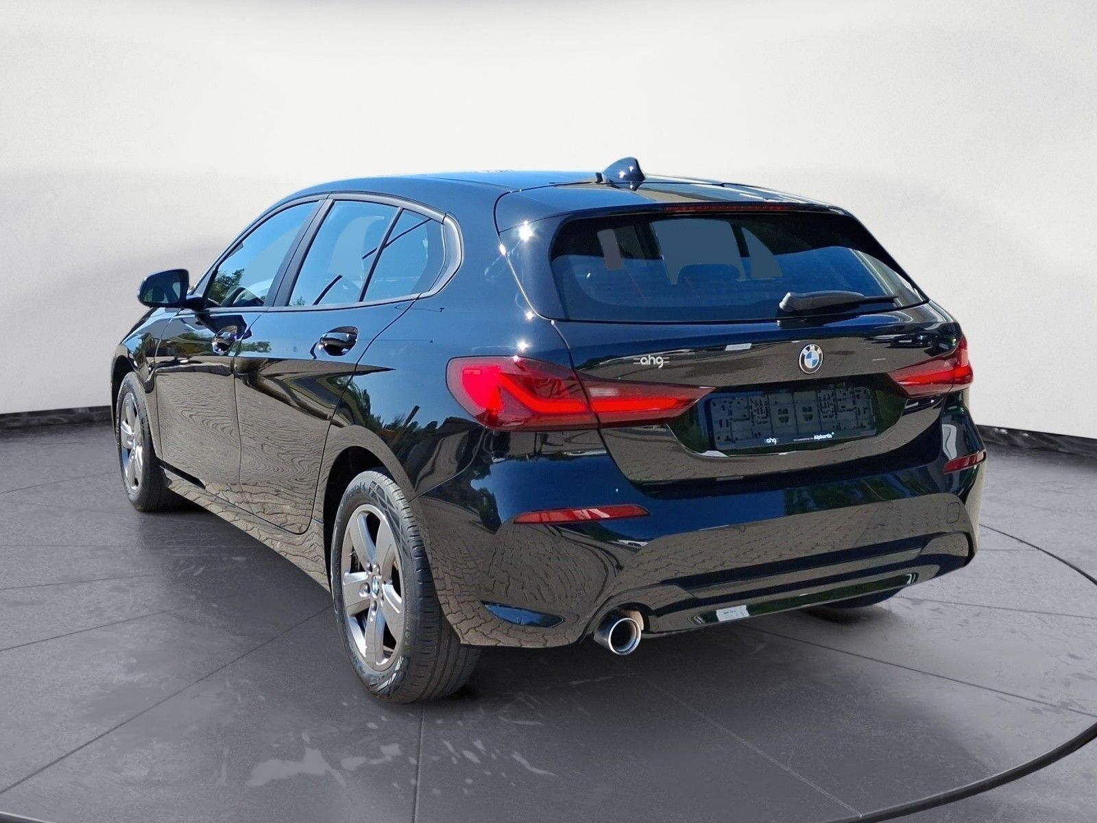 BMW 118 2023 г. Чёрный, пробег 44369 км