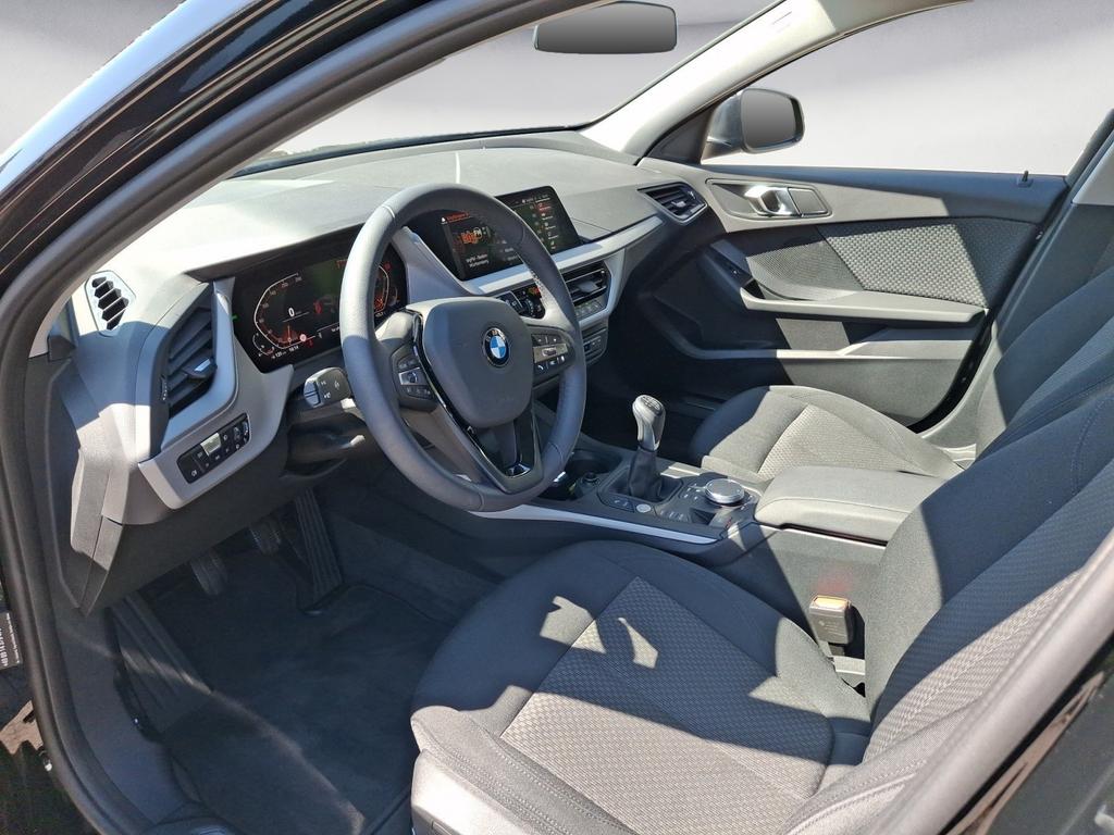BMW 118 2023 г. Чёрный, пробег 44369 км