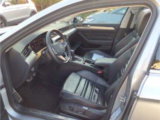 Volkswagen PASSAT VARIANT 2023 г. Серебристый, пробег 45599 км