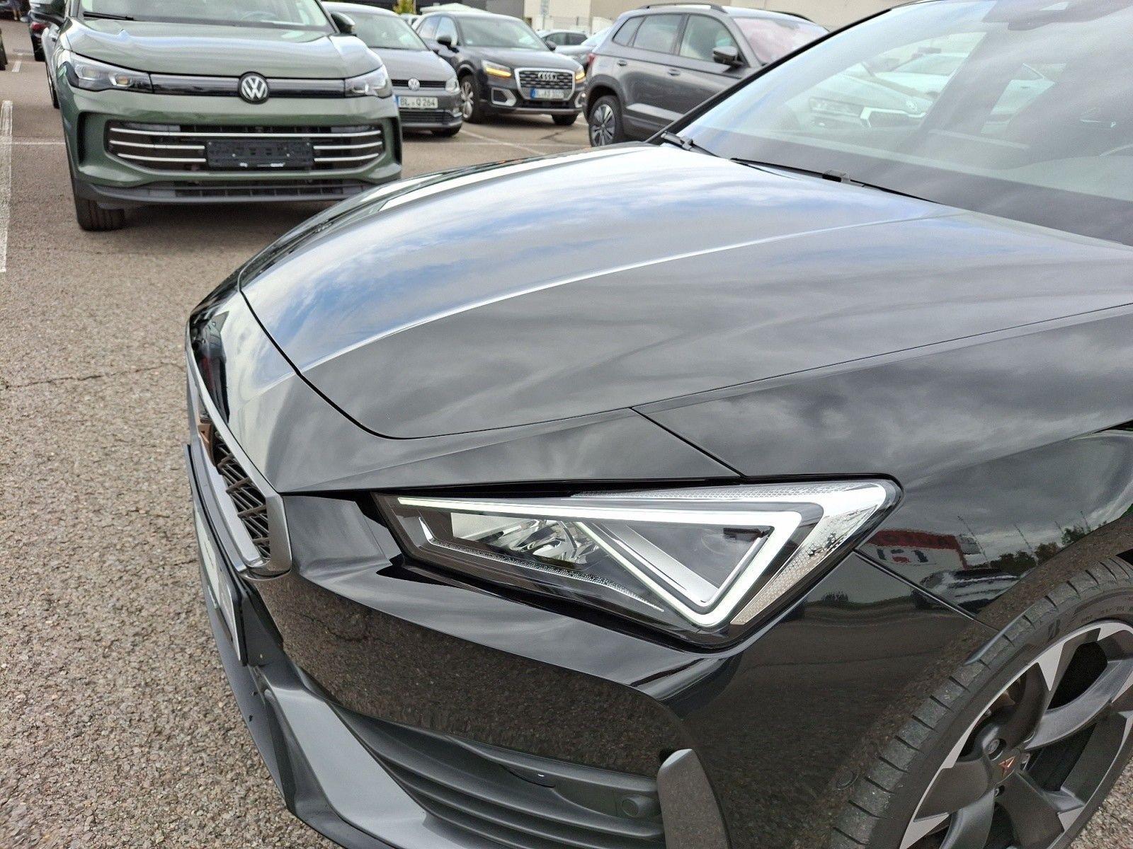 Cupra Leon 2023 г. Чёрный, пробег 49900 км