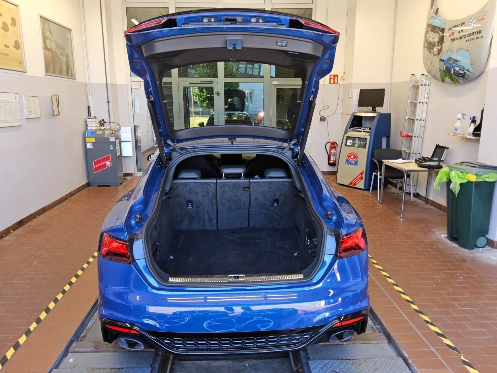 Audi RS5 2023 г. Синий, пробег 48752 км