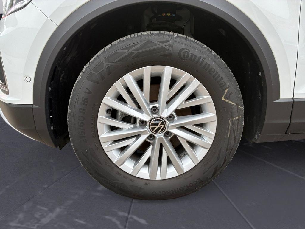 Volkswagen T-Roc 2023 г. Белый, пробег 39949 км