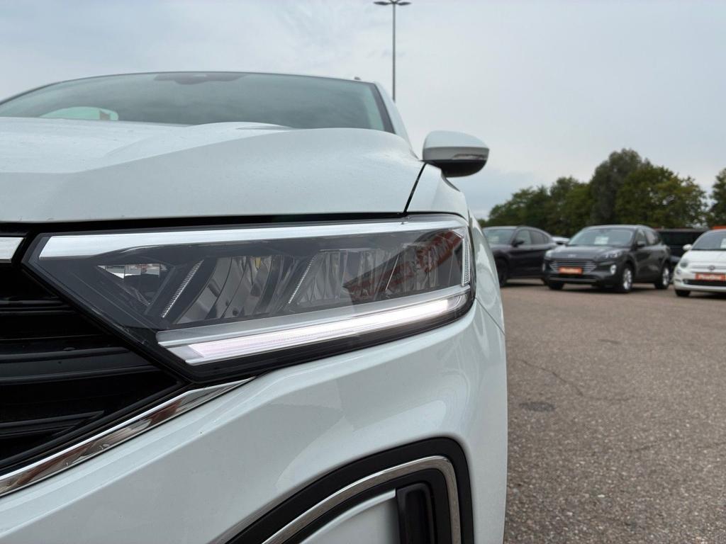 Volkswagen T-Roc 2023 г. Белый, пробег 39949 км