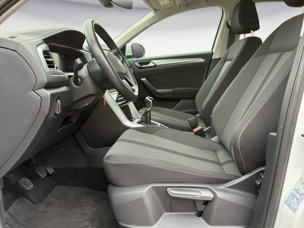 Volkswagen T-Roc 2023 г. Белый, пробег 39949 км