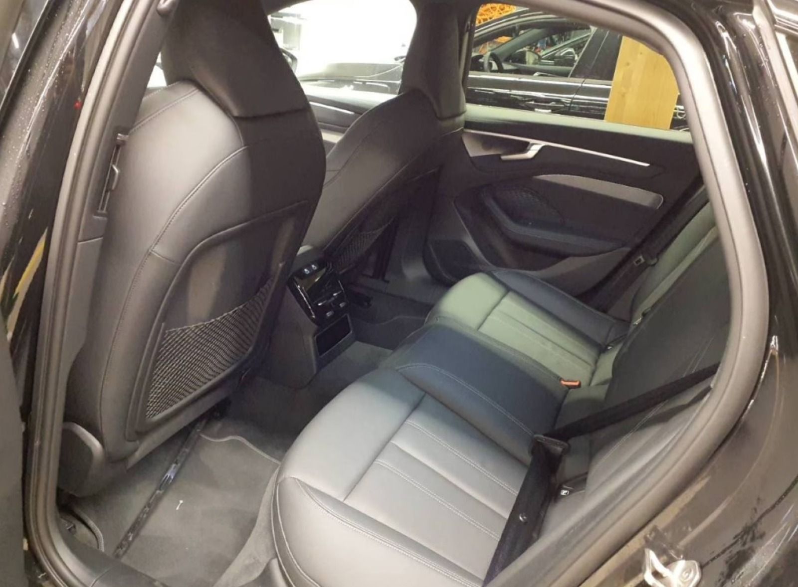 Audi A6 2026 г. Чёрный, пробег 19000 км