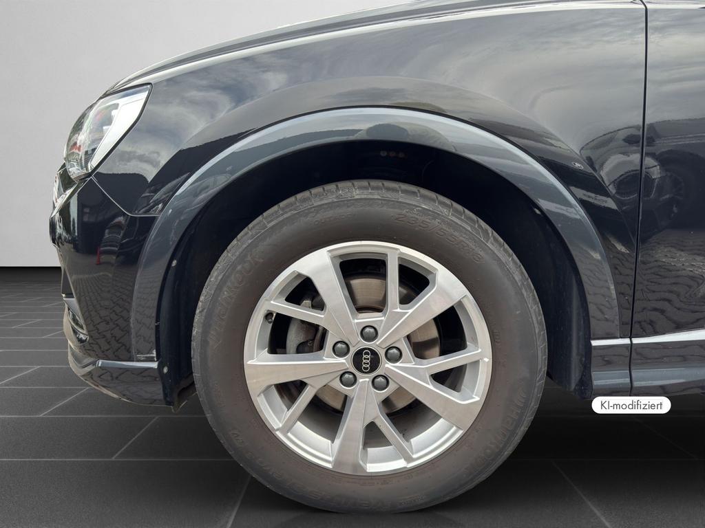 Audi Q3 2022 г. Чёрный, пробег 52482 км