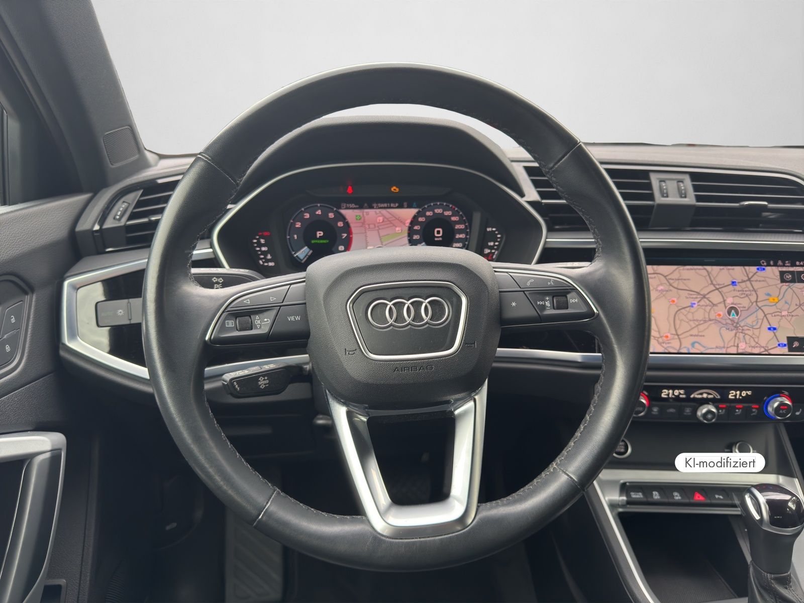 Audi Q3 2022 г. Чёрный, пробег 52482 км