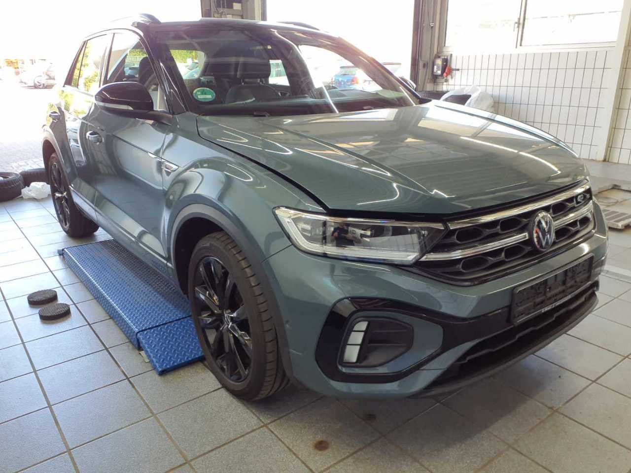 Volkswagen T-Roc 2023 г. Синий, пробег 57700 км