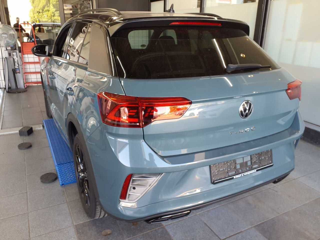 Volkswagen T-Roc 2023 г. Синий, пробег 57700 км