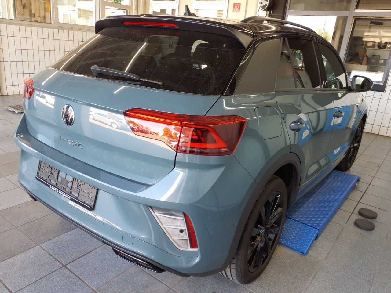 Volkswagen T-Roc 2023 г. Синий, пробег 57700 км
