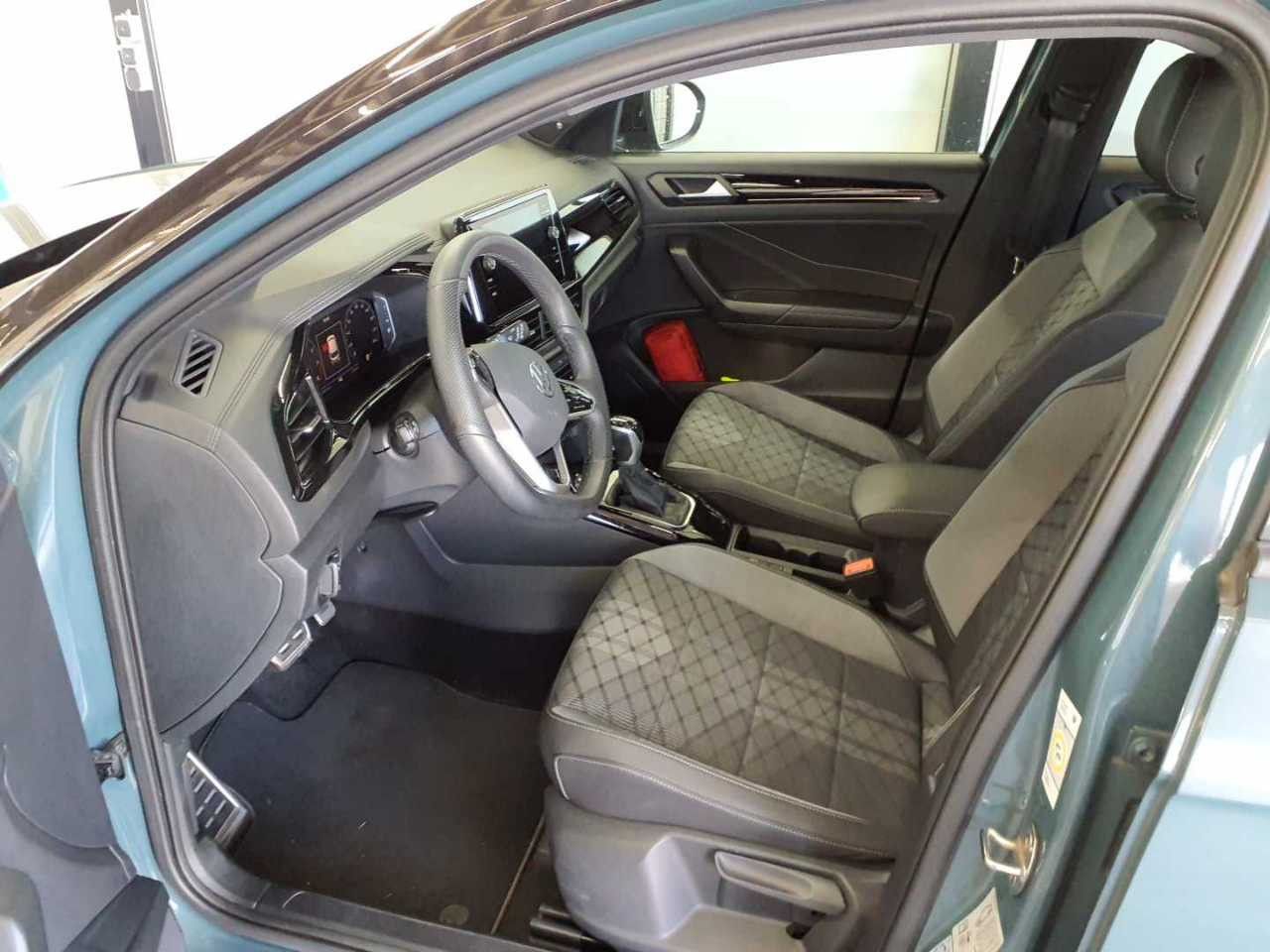 Volkswagen T-Roc 2023 г. Синий, пробег 57700 км