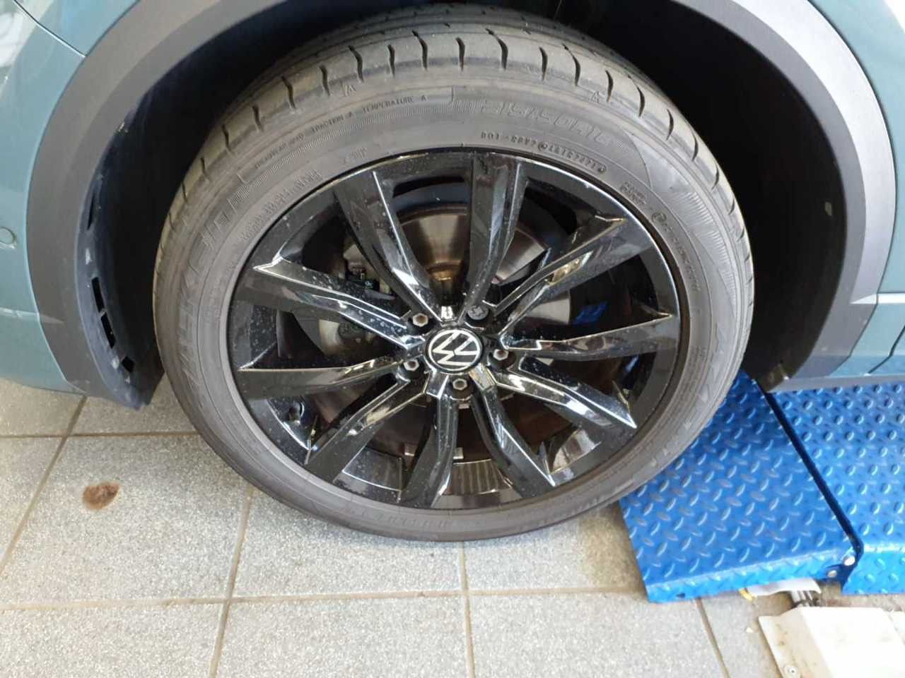 Volkswagen T-Roc 2023 г. Синий, пробег 57700 км