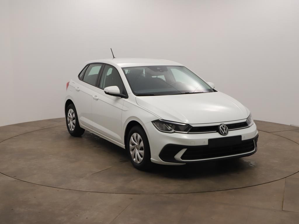 Volkswagen Polo 2023 г. Белый, пробег 49584 км