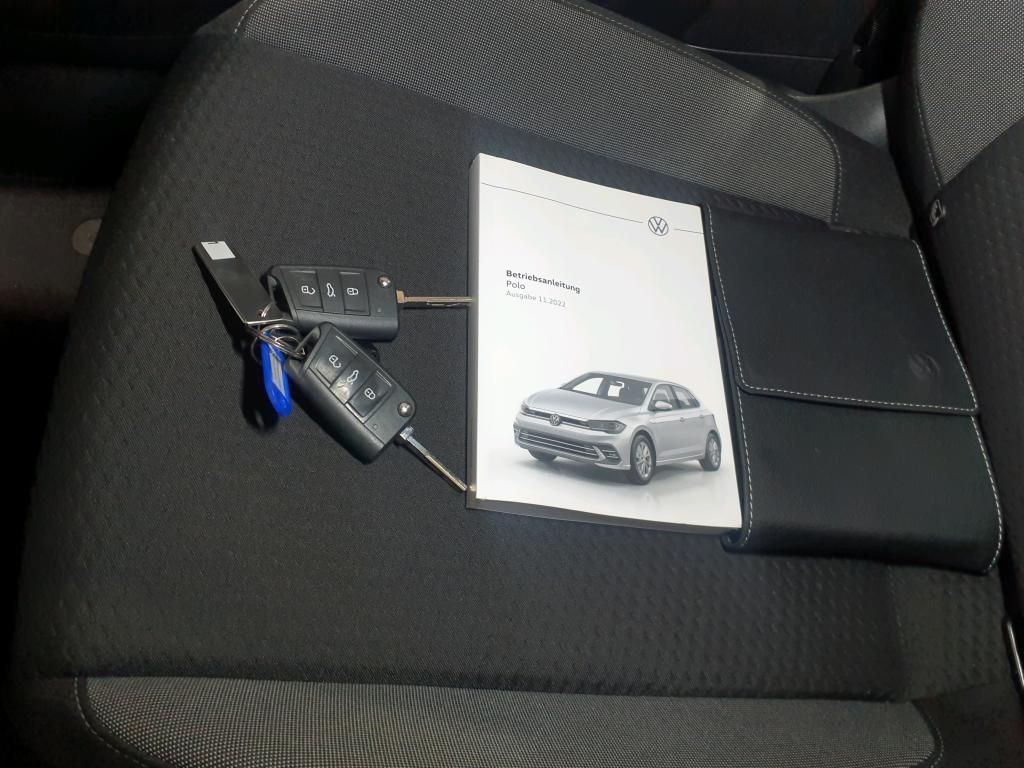 Volkswagen Polo 2023 г. Белый, пробег 49584 км