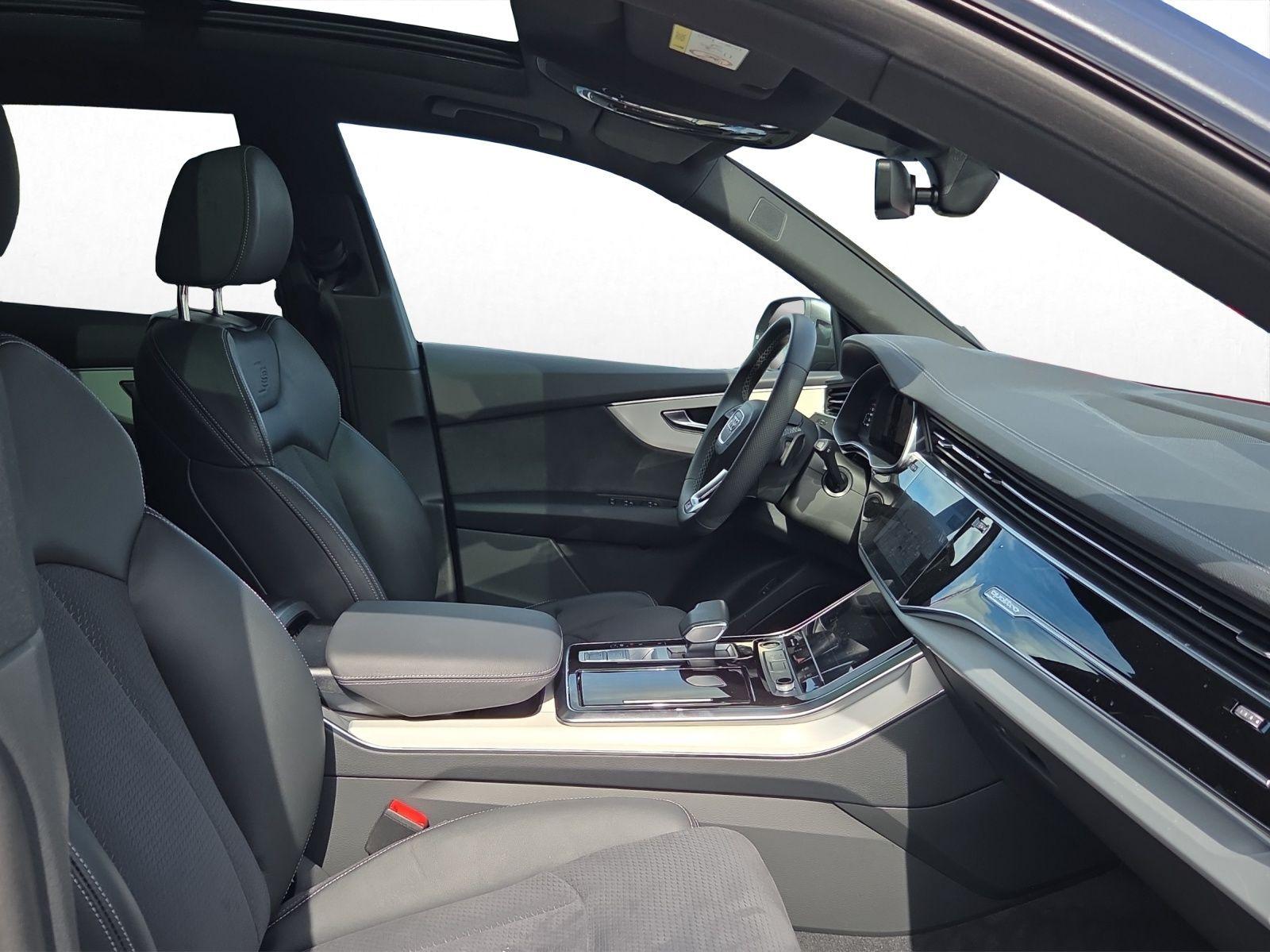 Audi Q8 2023 г. Серый, пробег 42269 км