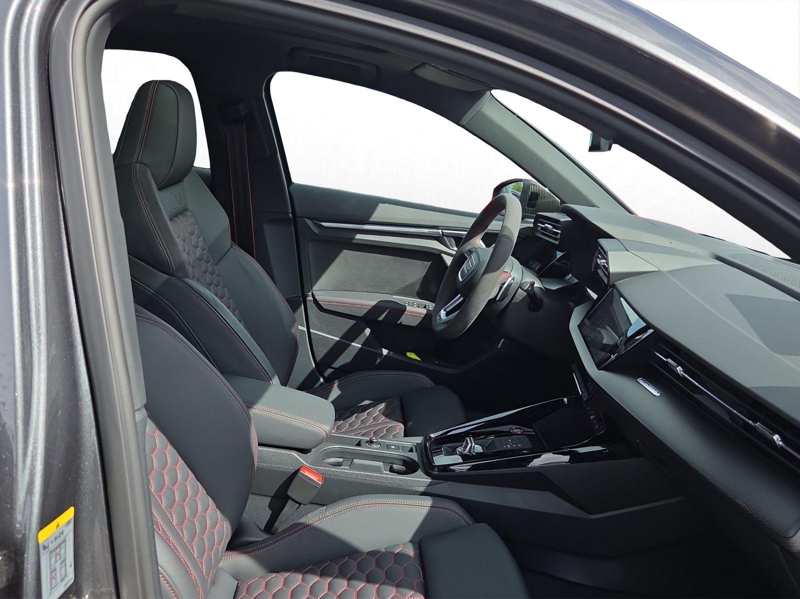 Audi RS3 2023 г. Серый, пробег 44497 км