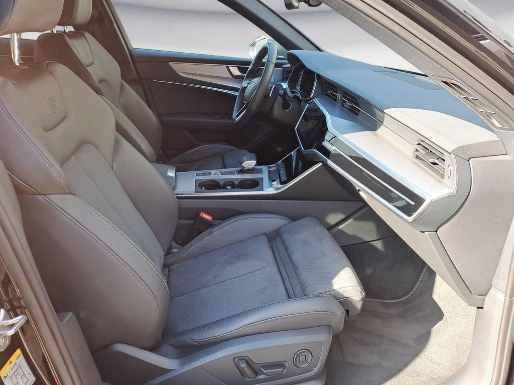 Audi S6 2024 г. Чёрный, пробег 35850 км