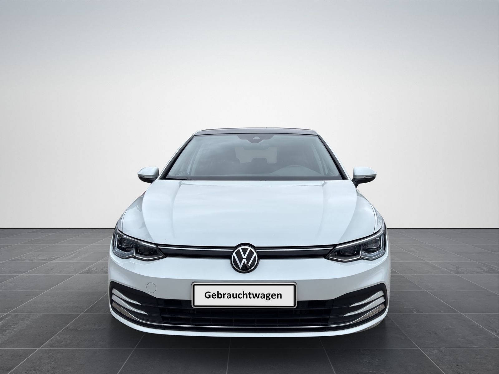 Volkswagen Golf 2022 г. Белый, пробег 56043 км