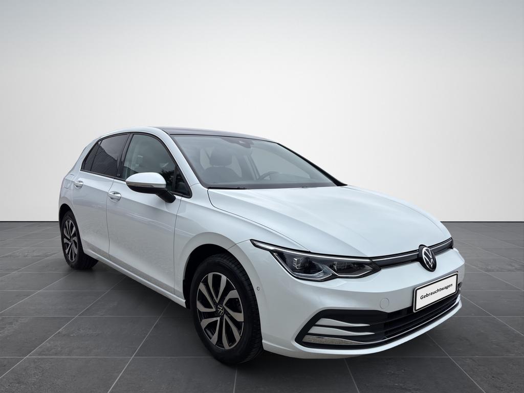 Volkswagen Golf 2022 г. Белый, пробег 56043 км