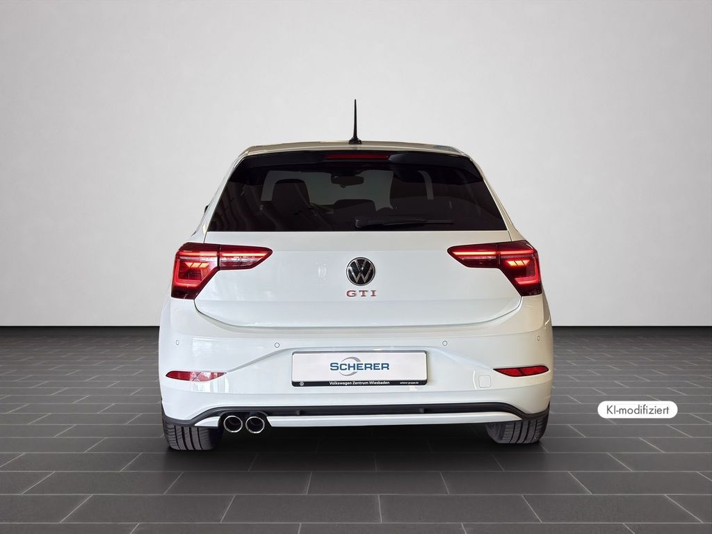 Volkswagen Polo 2023 г. Белый, пробег 33687 км