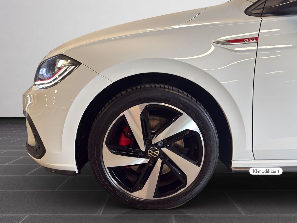 Volkswagen Polo 2023 г. Белый, пробег 33687 км