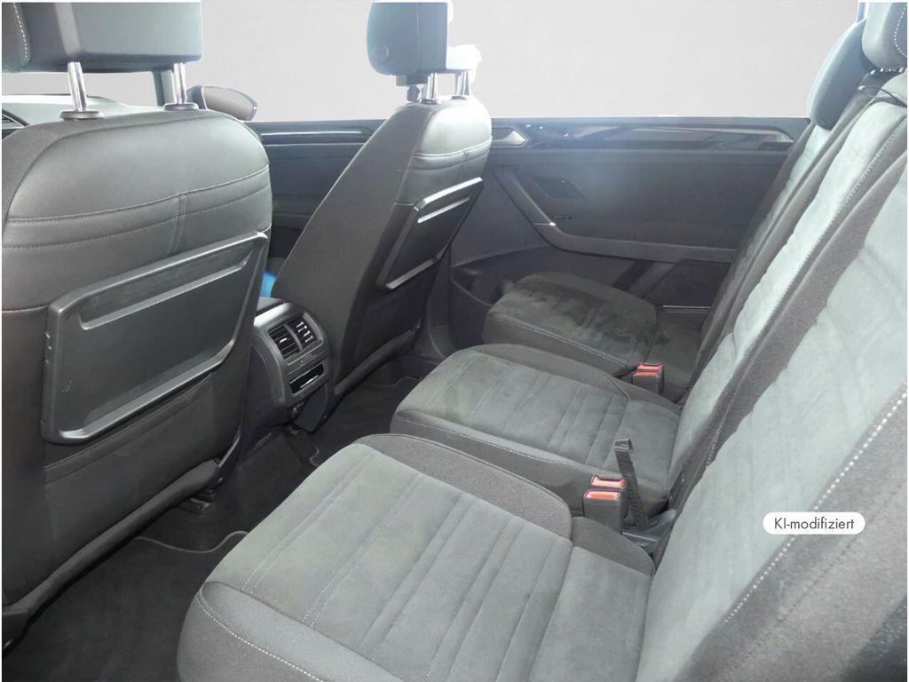 Volkswagen Touran 2023 г. Серый, пробег 54397 км