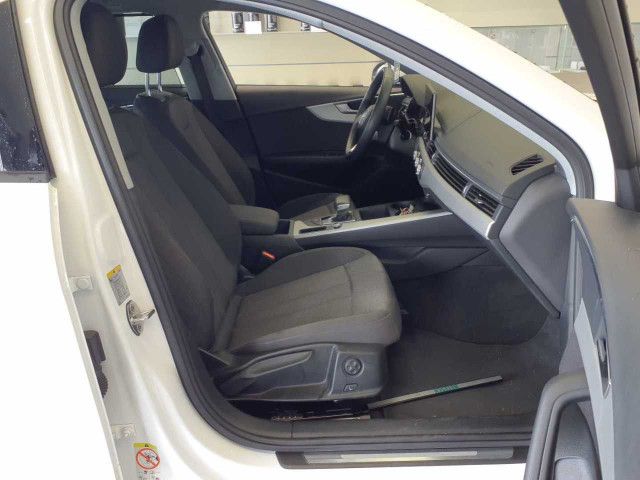 Audi A4 2023 г. Белый, пробег 49054 км