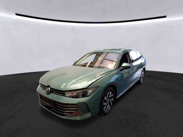 Volkswagen PASSAT VARIANT 2024 г. Зелёный, пробег 57410 км