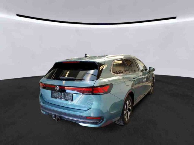 Volkswagen PASSAT VARIANT 2024 г. Зелёный, пробег 57410 км