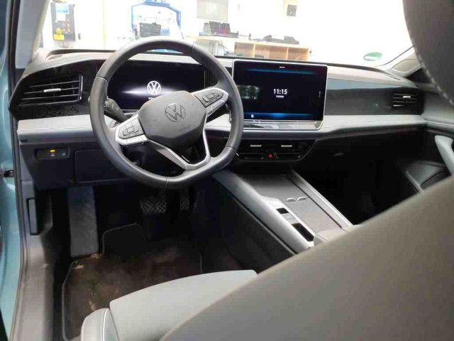 Volkswagen PASSAT VARIANT 2024 г. Зелёный, пробег 57410 км