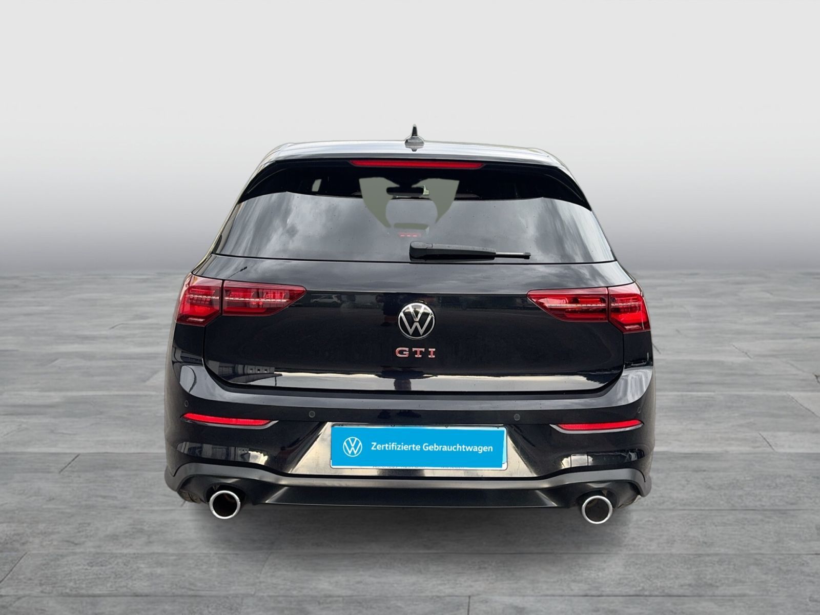 Volkswagen Golf 2023 г. Чёрный, пробег 32475 км