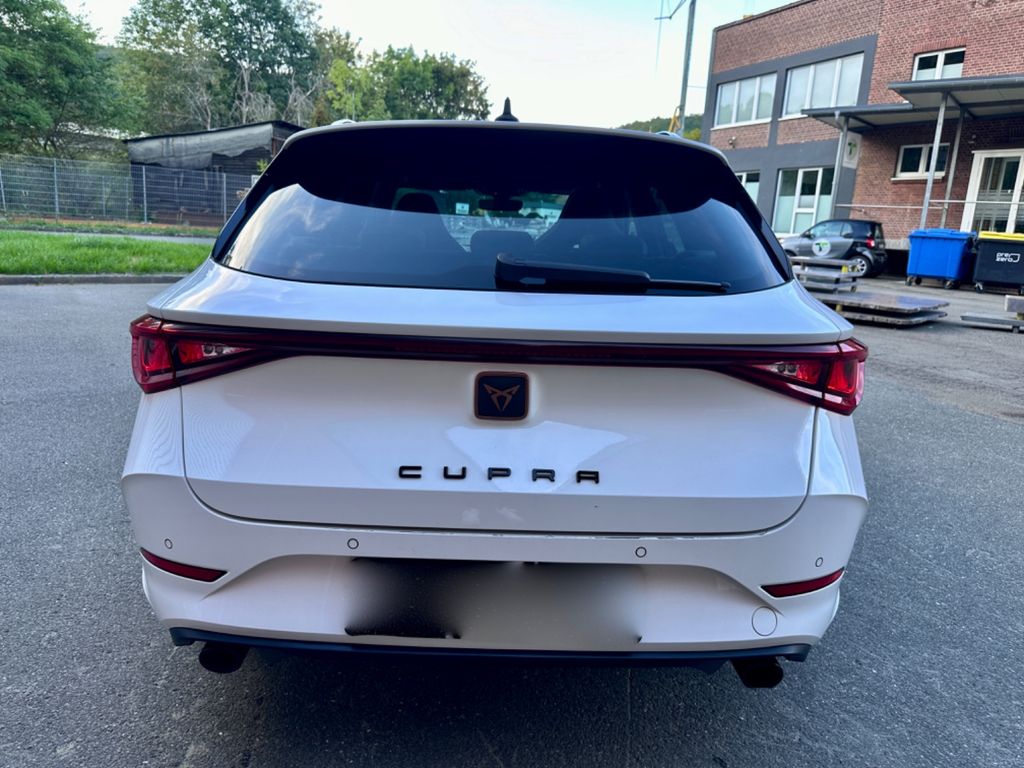 Cupra Leon 2022 г. Белый, пробег 59800 км