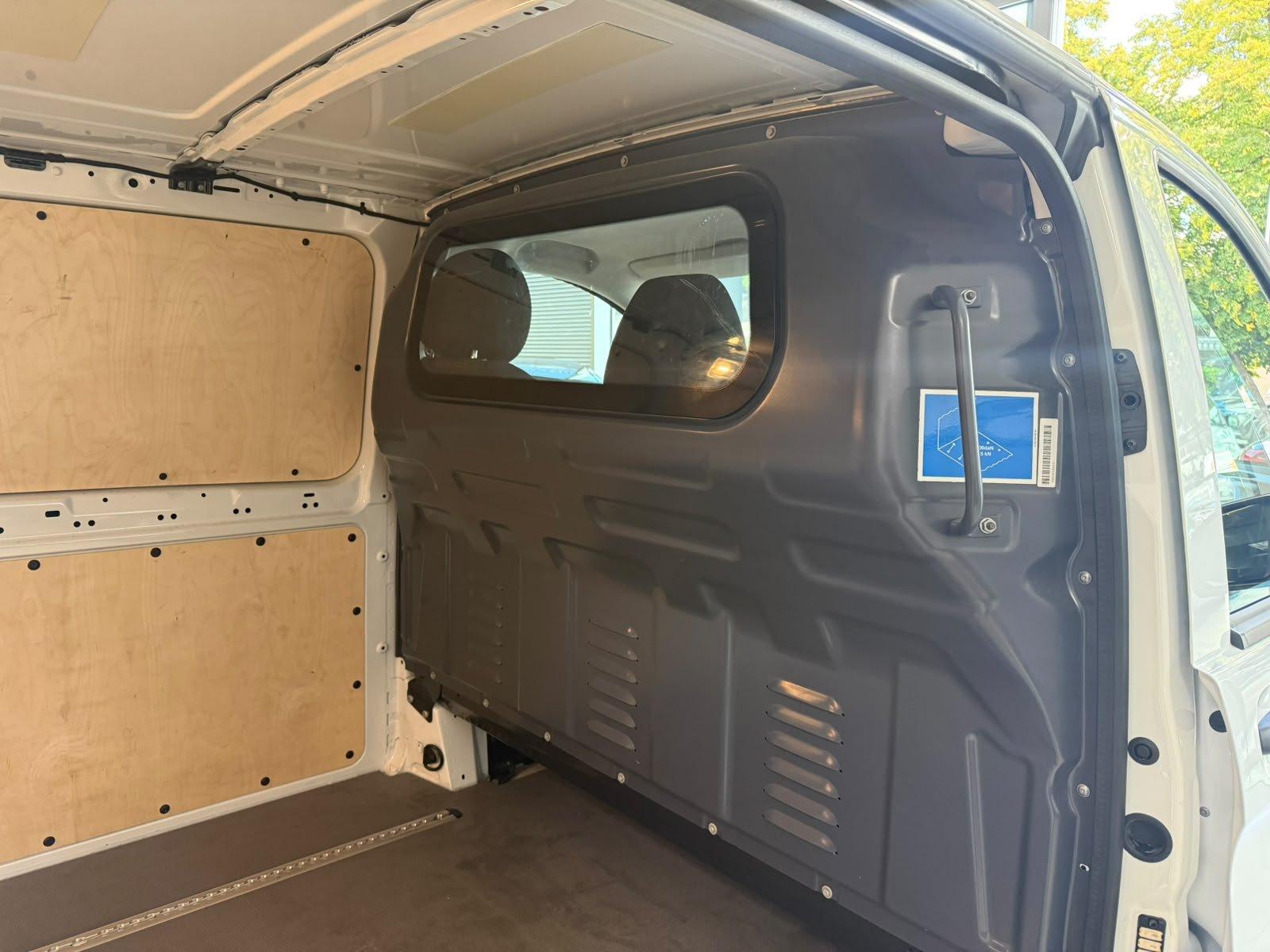 Mercedes-Benz Vito 2024 г. Белый, пробег 31268 км