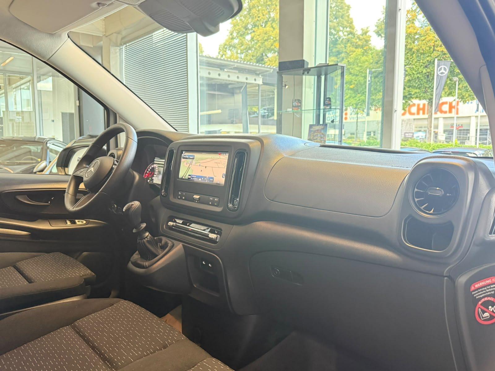 Mercedes-Benz Vito 2024 г. Белый, пробег 31268 км