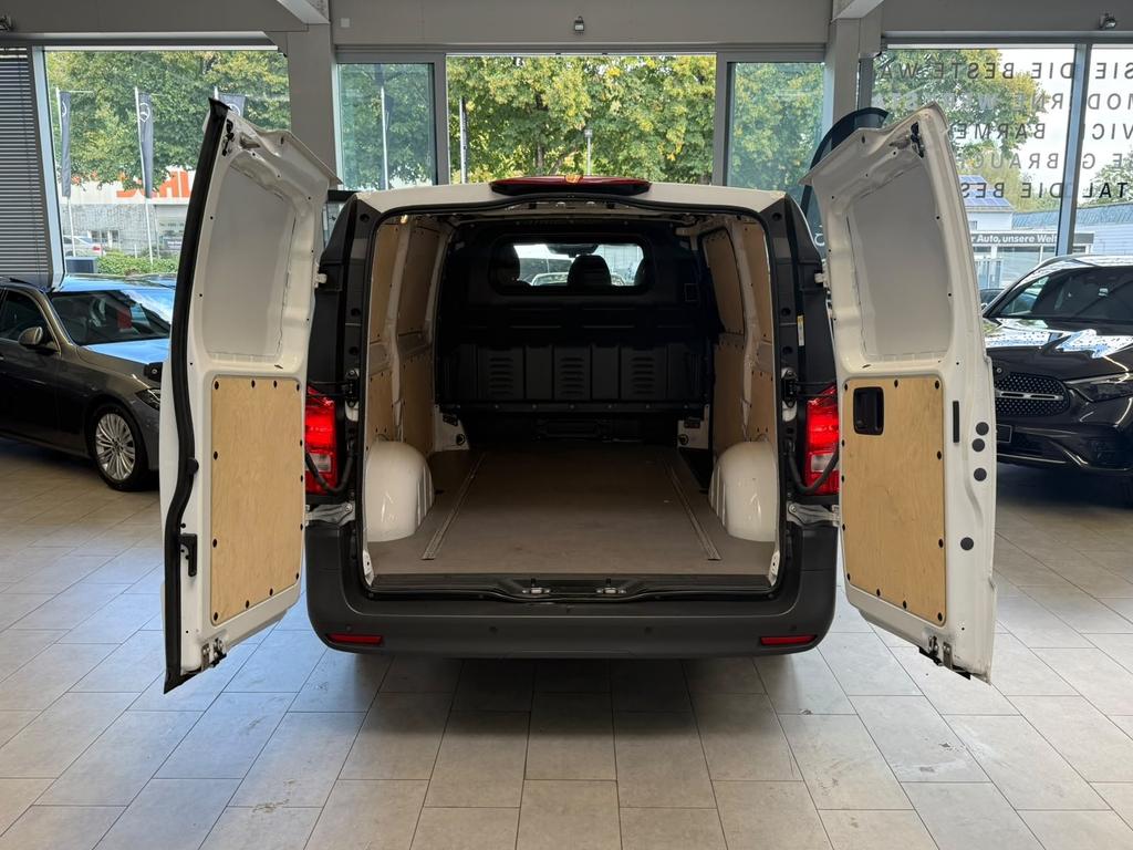 Mercedes-Benz Vito 2024 г. Белый, пробег 31268 км