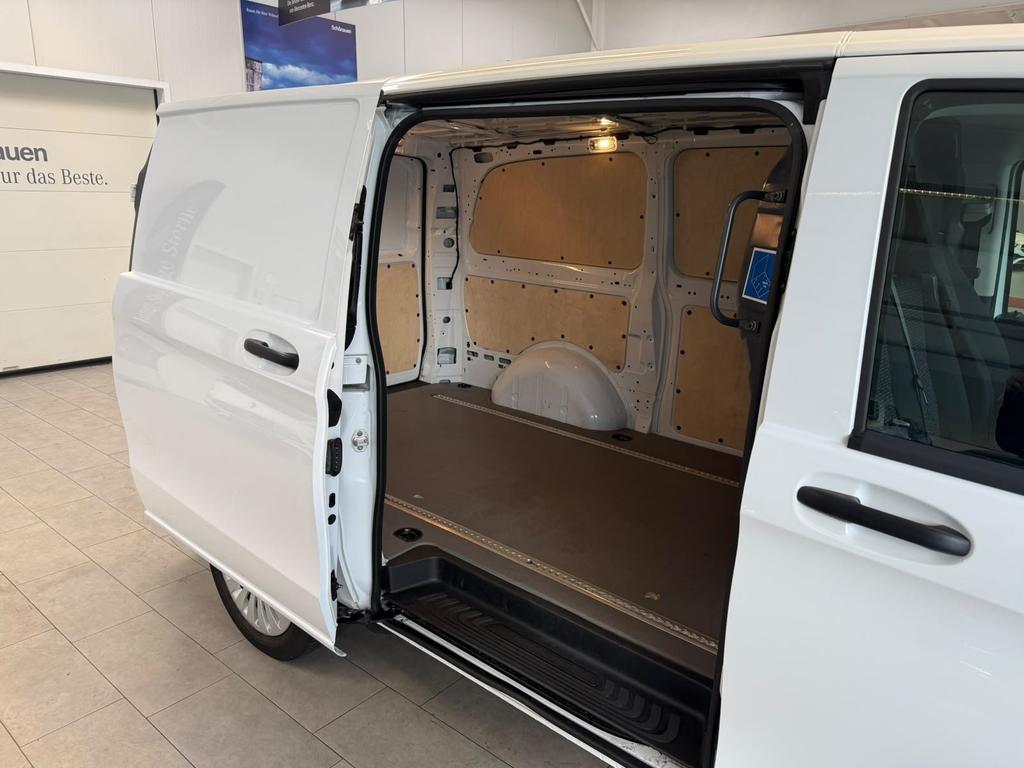 Mercedes-Benz Vito 2024 г. Белый, пробег 31268 км