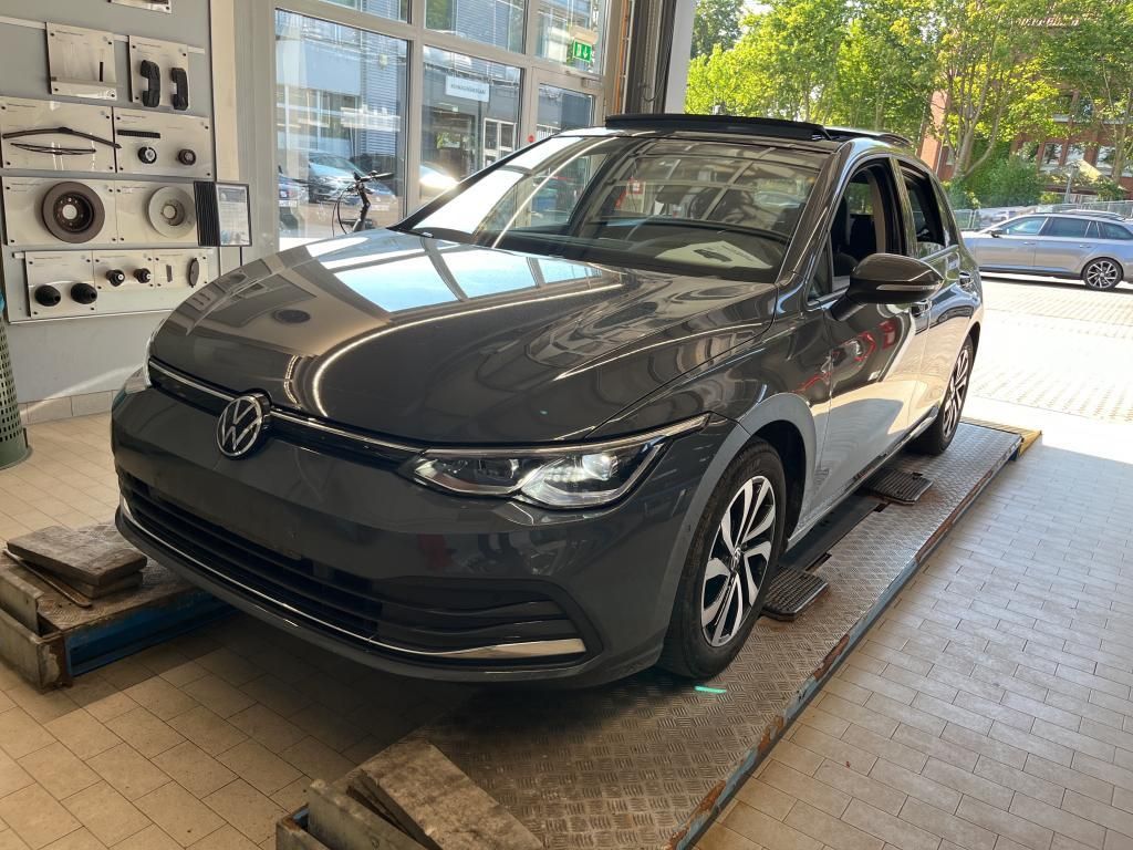 Volkswagen Golf 2022 г. Серый, пробег 51280 км